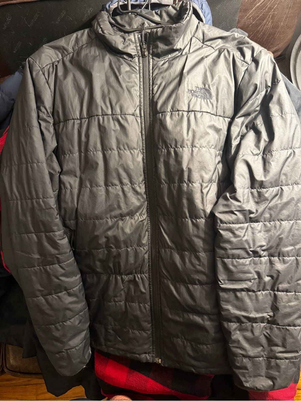 The North Face Men's Quilted Puffer Jacket - Gray